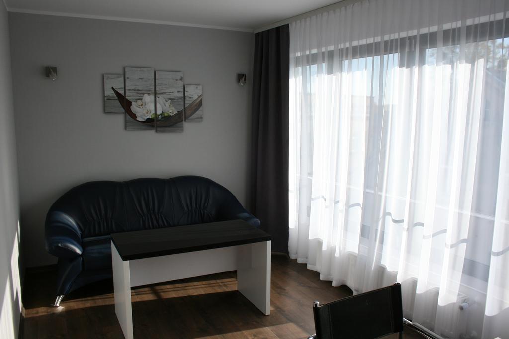 Hotel Opera Tarnowskie Gory Ruang foto