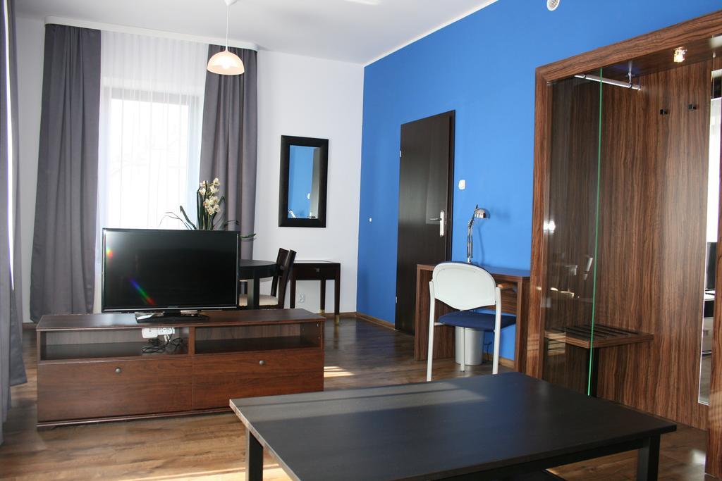 Hotel Opera Tarnowskie Gory Ruang foto